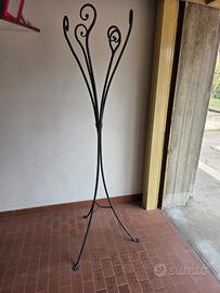 APPENDIABITO FERRO BATTUTO NERO DA INGRESSO