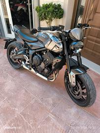 Triumph trident 660 sport