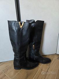 Stivali neri al ginocchio