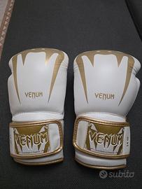 Venum Giant 3.0 Guantoni da Boxe nuovi
