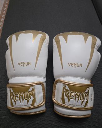 Venum Giant 3.0 Guantoni da Boxe nuovi
