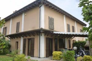 Immobile in asta di 234 m² con 4 locali e box auto
