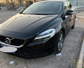 Volvo V40 D2 Geartronic Autocarro N1