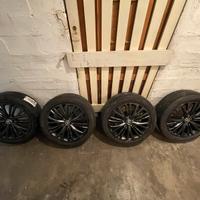 Set completo cerchi in lega neri Toyota Yaris 18”