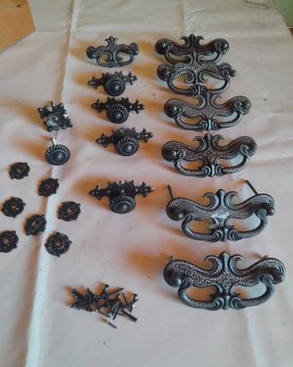 Set Maniglie e Pomoli Vintage in Metallo Brunito p