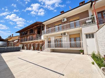 SOLUZIONE INDIPENDENTE RISTRUTTURATA CON CORTILE P