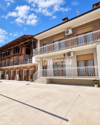 SOLUZIONE INDIPENDENTE RISTRUTTURATA CON CORTILE P
