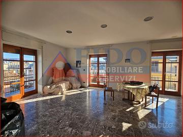 Appartamento di 160 mq con ingresso indipendente