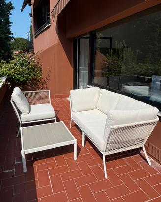 Set da esterni divano+poltrona+tavolino Sogeron