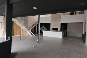 NEGOZIO A CARONNO PERTUSELLA