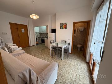 E03 appartamento 2 bagni 4 posti letto