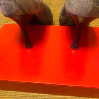 scarpe scamosciate tigrate 