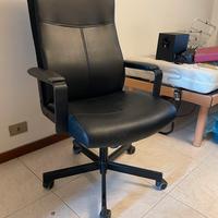Sedia da ufficio nera (schienale alto)