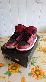 Scarpe Nike Jordan nere e rosse 
