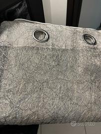 Tende in tulle ricamato con Occhielli