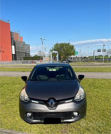 Auto renault clio