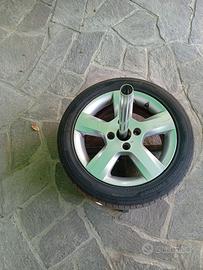 Cerchi originali Ford Fiesta.
