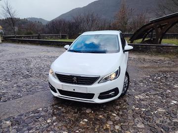 Peugeot 308 BlueHDi 130Cv Iva Compresa-Gancio Trai