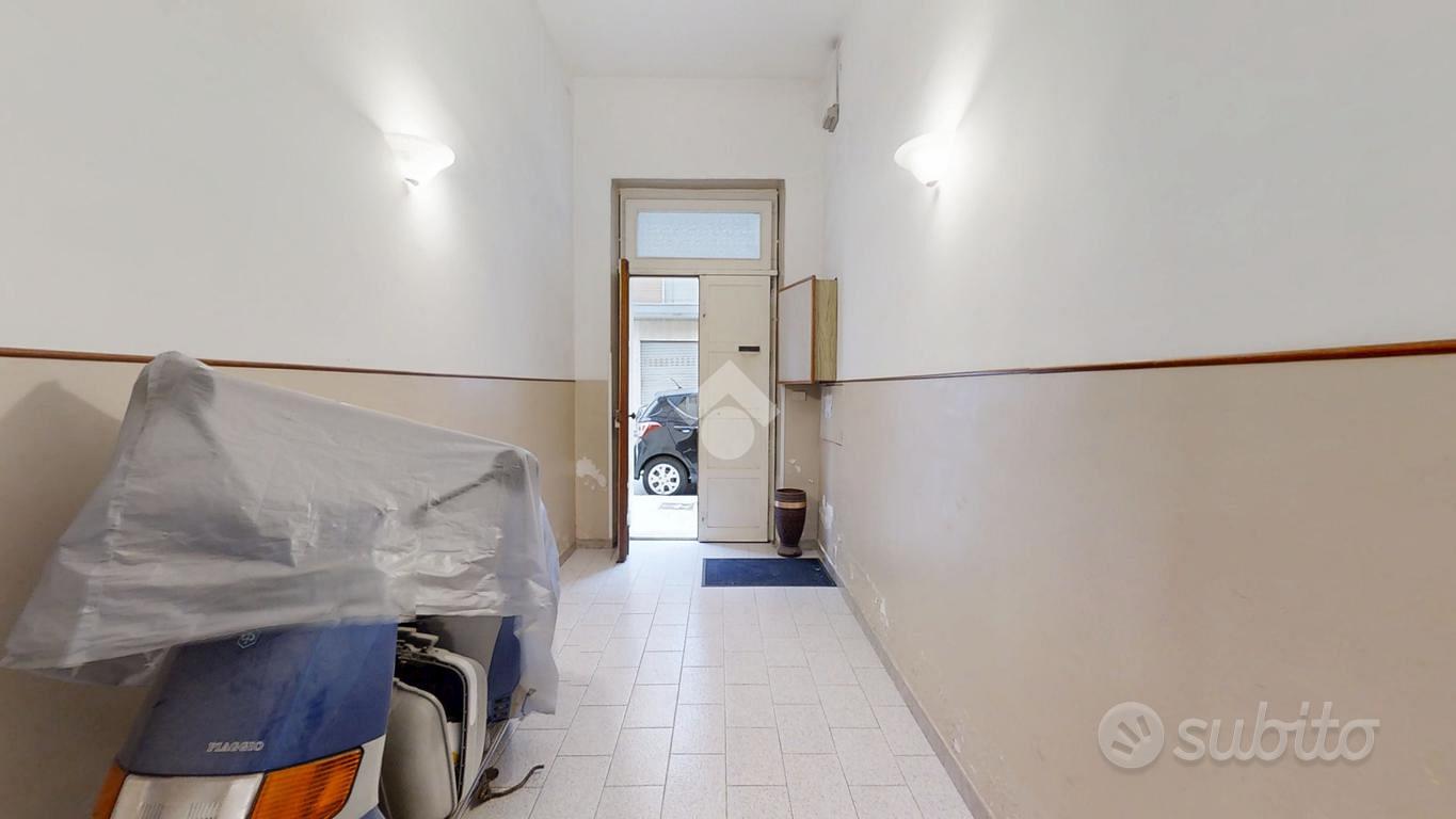 NEGOZIO A BRINDISI - Altro