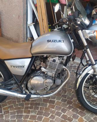 SUZUKI TU250X