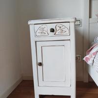 Coppia di comodini legno stile shabby chic