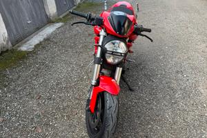 Ducati Monster 696