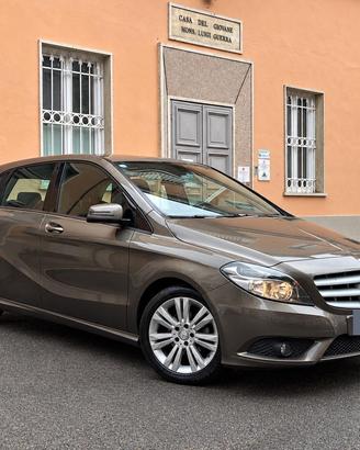 Mercedes B 180