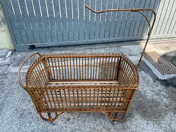 Lettino bimbo/a in bambù