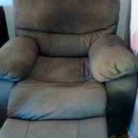 potrona comoda con alzatina gambe richiudibile