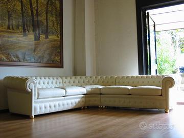 Divano Chesterfield angolare con letto integrato