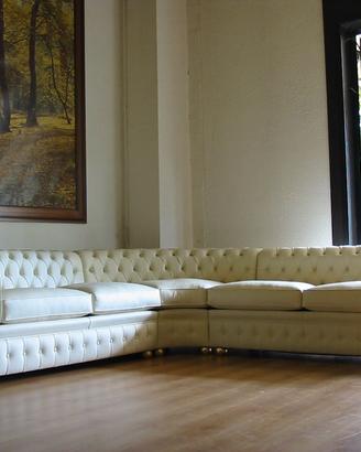 Divano Chesterfield angolare con letto integrato
