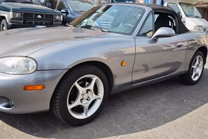 Mazda MX-5 1.6i 16V cat Rainbow