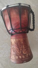 Djembe intagliato a mano
