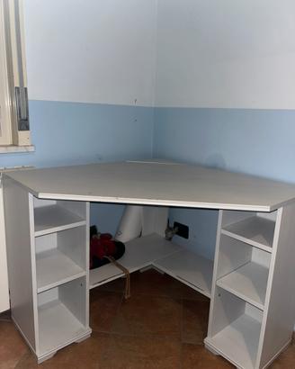 Scrivania ad angolo