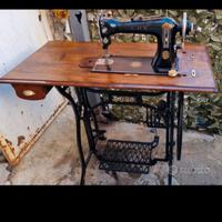 macchina da cucito restaurata e funzionante 