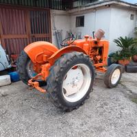 Trattore agricolo