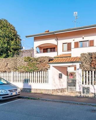 Villa di 256 m² con 5 locali e box auto doppio a P