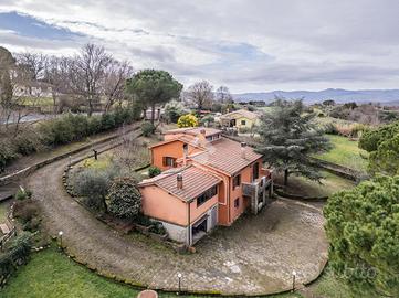 VILLA SINGOLA A CANALE MONTERANO