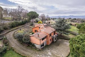 VILLA SINGOLA A CANALE MONTERANO
