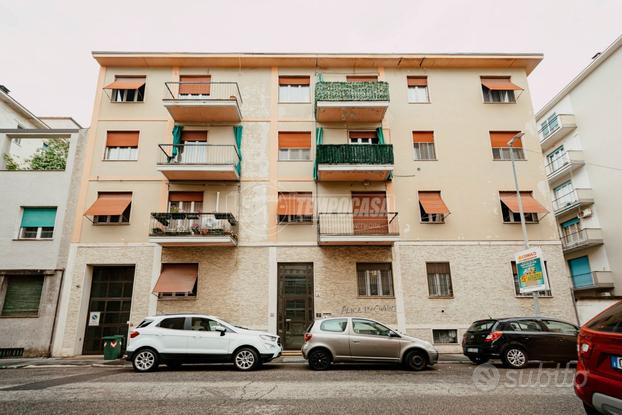 TRE LOCALI RISTRUTTURATO CON CANTINA E BOX AUTO