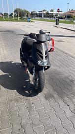 Aprilia sr nero, anni 2000 con qualche chilometro,
