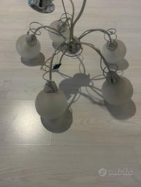 Lampadario moderno a 5 luci in vetro satinato