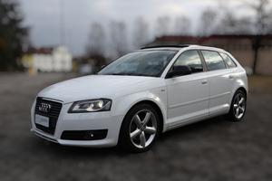 AUDI A3 SPB 2.0 TDI S tronic Attraction S-LINE