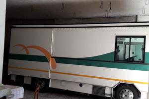 Food truck autonegozio paninoteca street food