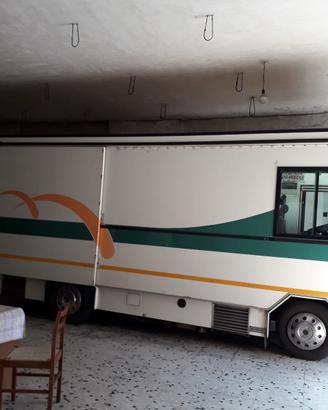 Food truck autonegozio paninoteca street food