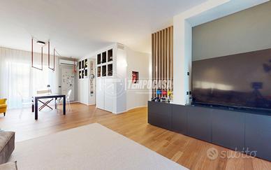 Attico su Due Livelli con Doppio Garage a Carpi