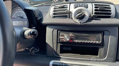 Autoradio Pioneer con vivavoce Bluetooth