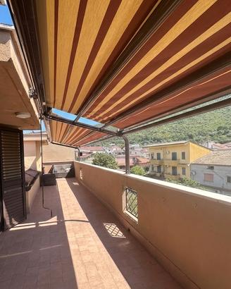 Struttura con Tenda da Sole