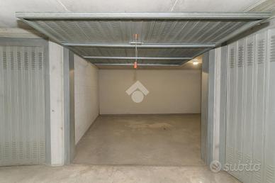 BOX A PONTE SAN PIETRO