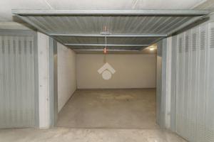 BOX A PONTE SAN PIETRO